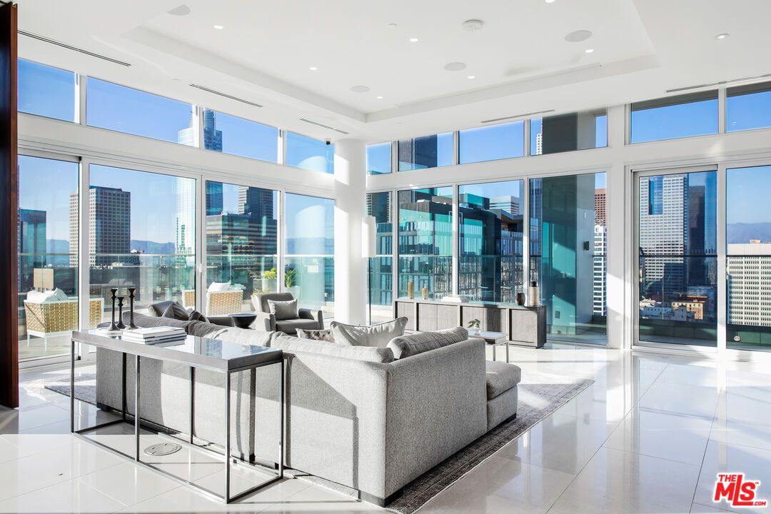 Interior, Living room, Recessed Lighting, Water