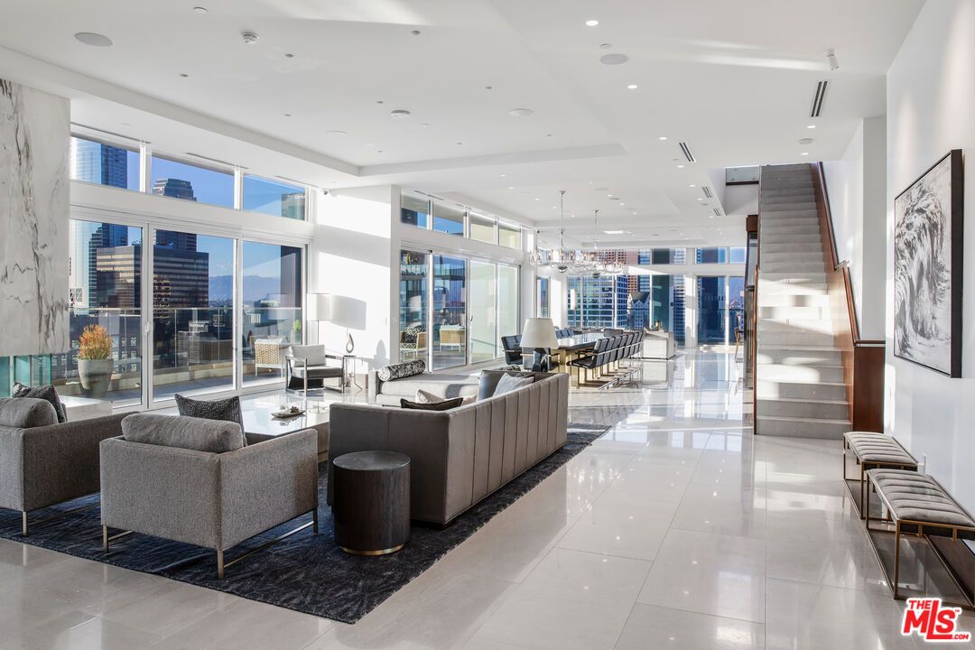 Dining room, Interior, Living room, Pendant Lights, Recessed Lighting