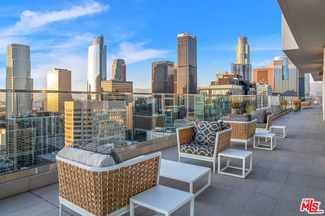 Exterior, Other, Skyline