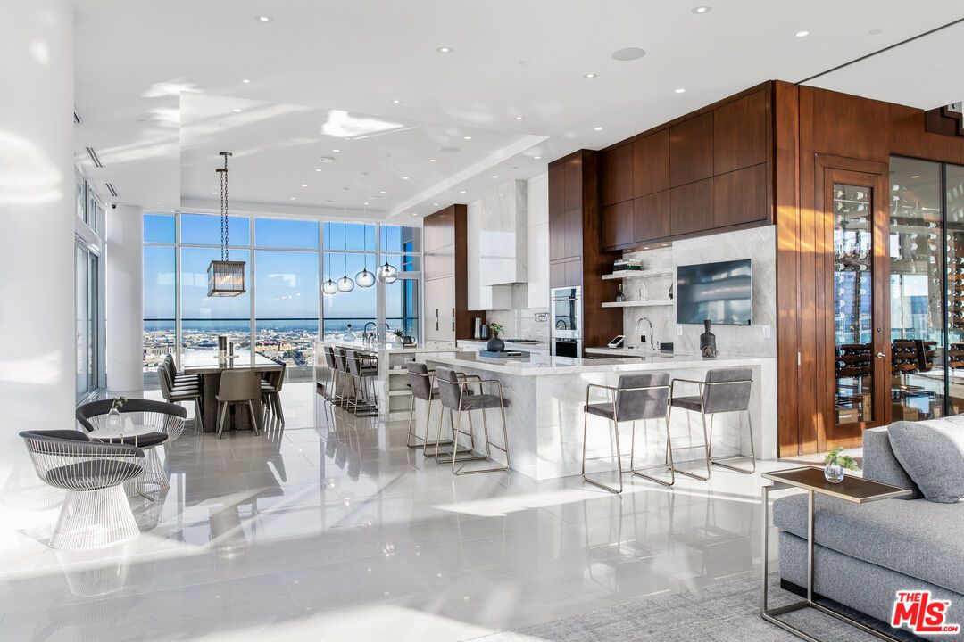 Dining room, Interior, Kitchen, Pendant Lights, Recessed Lighting, Stainless Steel Appliances, Water