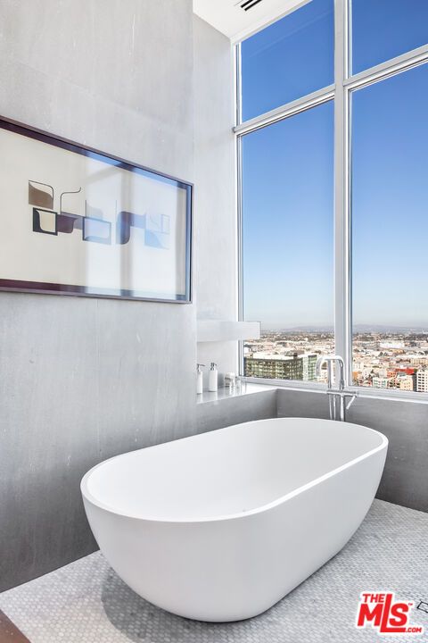 Bathroom, Free Standing Baths, Interior