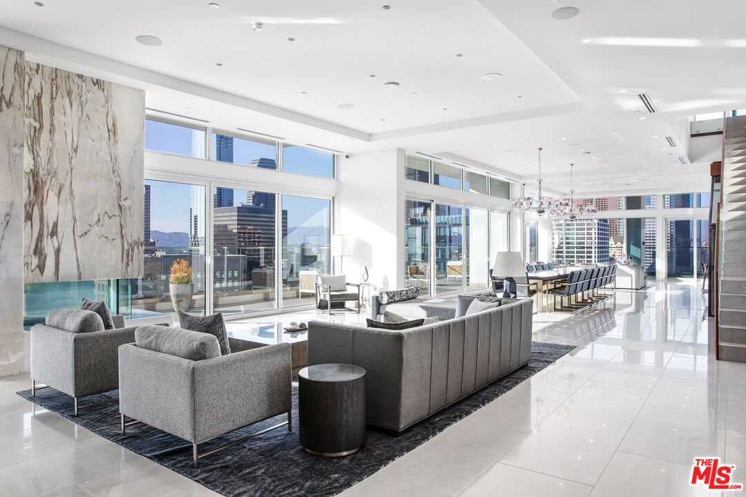 Dining room, Interior, Living room, Pendant Lights, Recessed Lighting