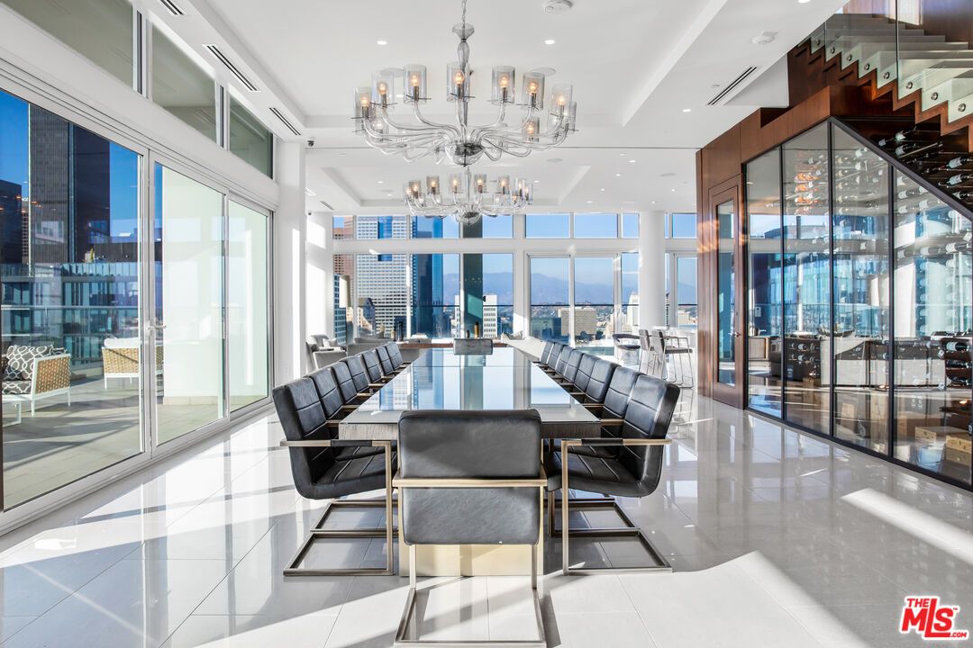 Chandelier, Dining room, Interior, Recessed Lighting, Water