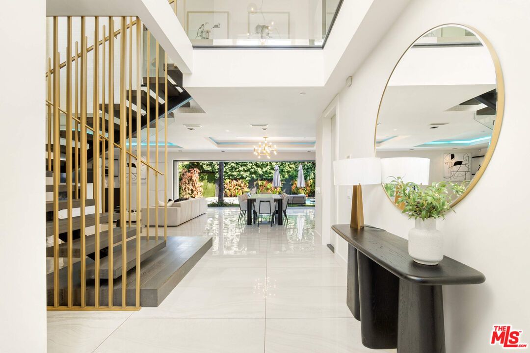 Dining room, Interior, Recessed Lighting