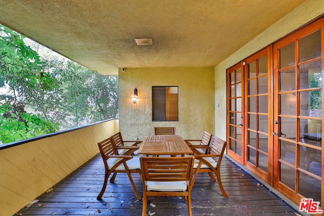 Exterior, Wood Texture Flooring