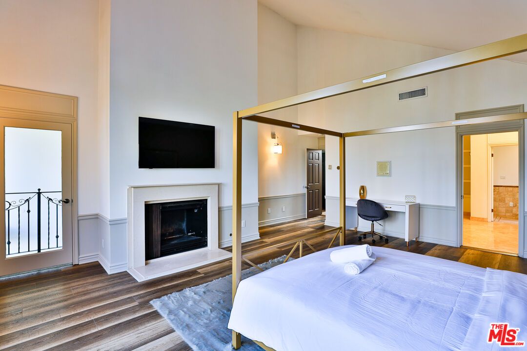 Bedroom, Fireplace, Home Office, Interior, Wood Texture Flooring