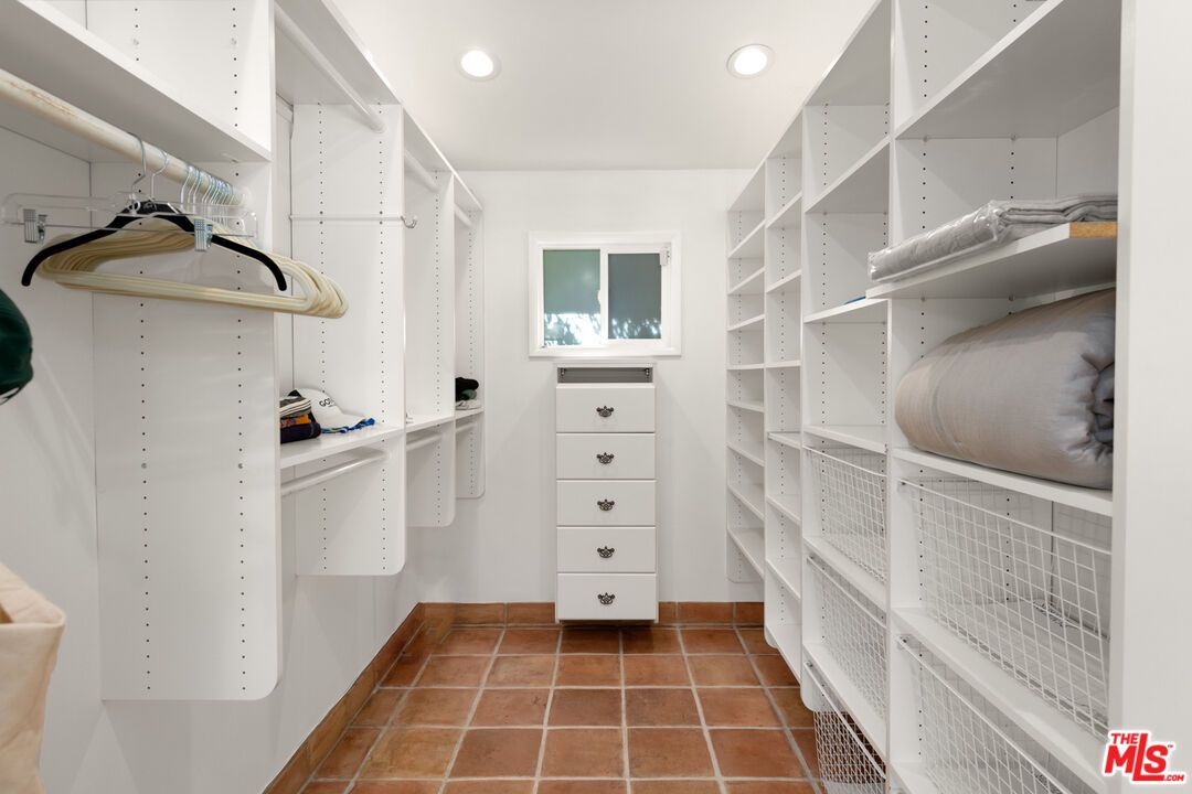Interior, Recessed Lighting, Walk-in Closets