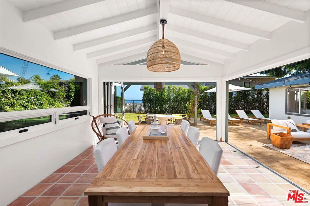 Dining room, Interior, Pendant Lights