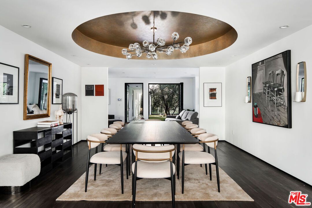 Chandelier, Dining room, Interior, Recessed Lighting, Wood Texture Flooring