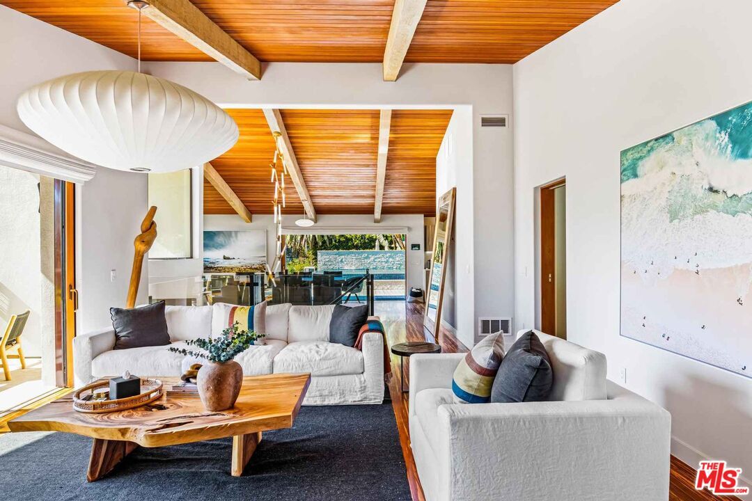 Interior, Living room, Pendant Lights, Wooden Beams, Wooden Ceilings, Wood Texture Flooring