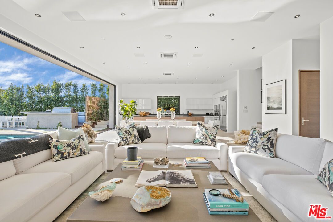 Dining room, Interior, Kitchen, Living room, Recessed Lighting
