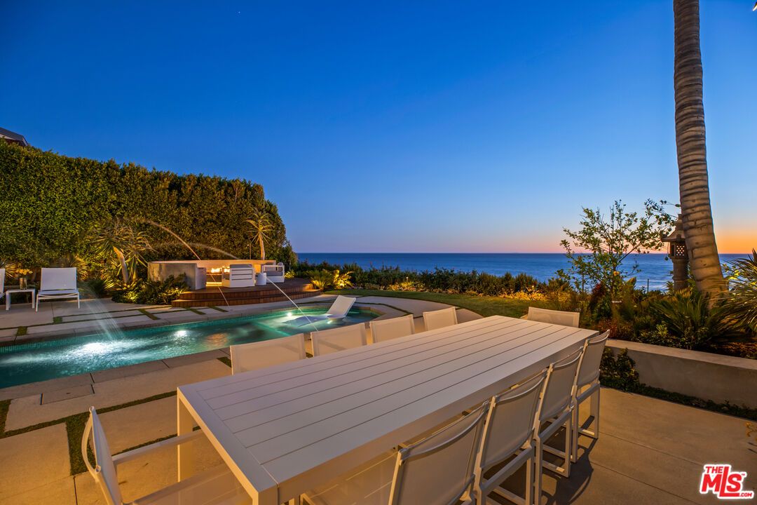 Exterior, Pool, Water