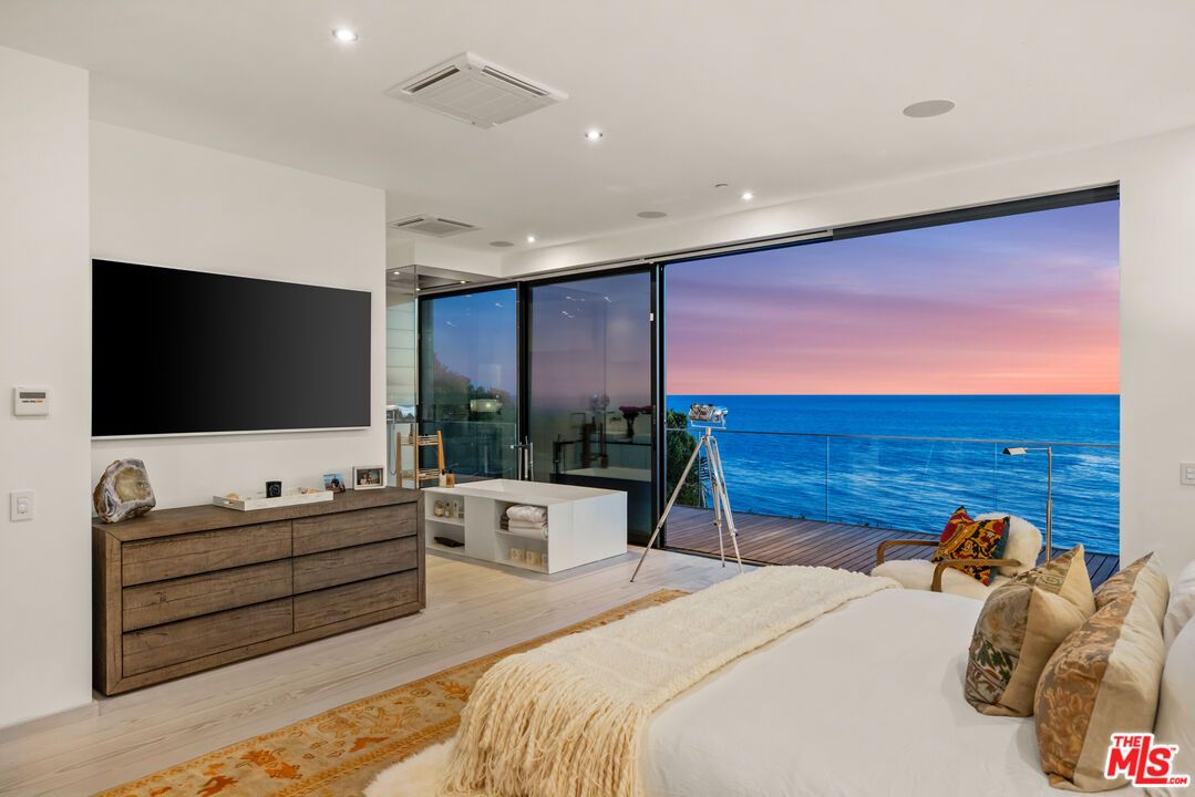 Bedroom, Interior, Recessed Lighting, Water, Wood Texture Flooring