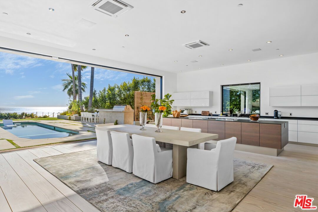 Dining room, Interior, Kitchen, Recessed Lighting, Wood Texture Flooring