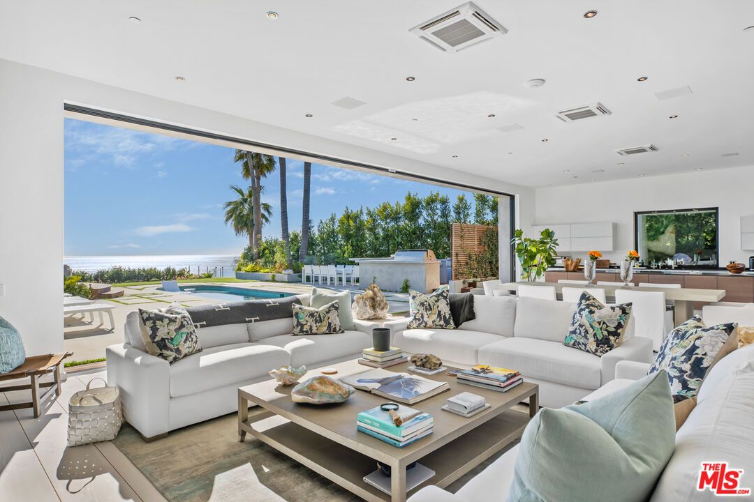 Dining room, Interior, Living room, Recessed Lighting, Wood Texture Flooring