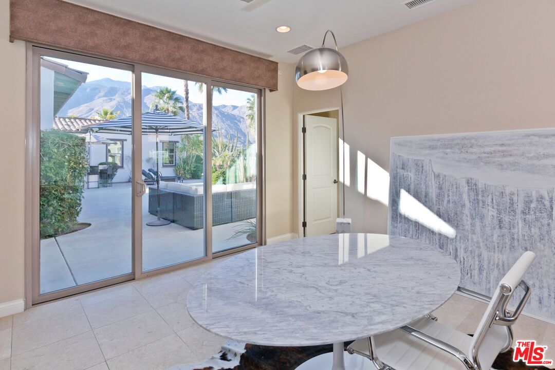 Dining room, Interior, Recessed Lighting