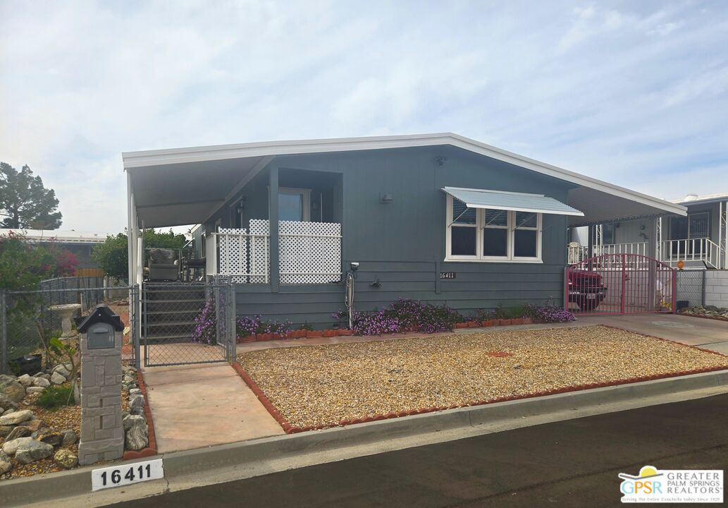 Exterior, Facade, None