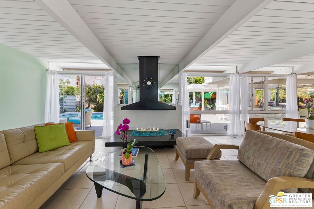 Fireplace, Interior, Living room