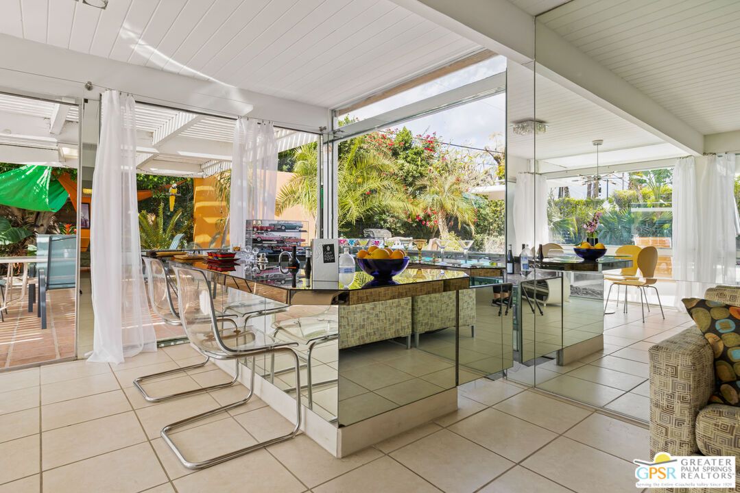 Dining room, Interior, Pendant Lights