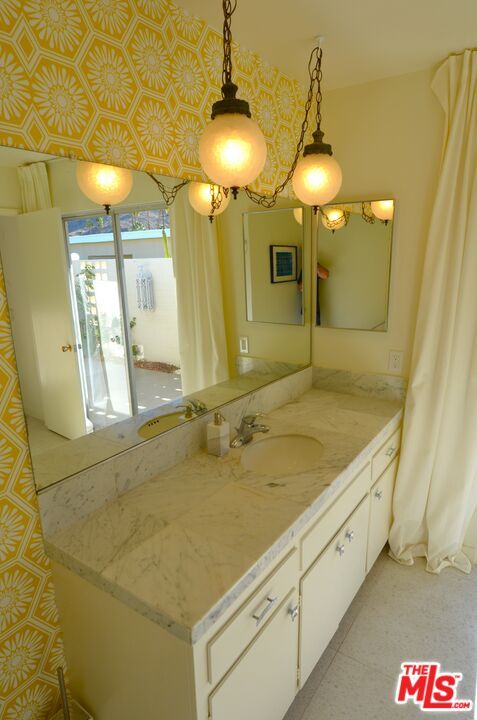 Bathroom, Interior, Pendant Lights
