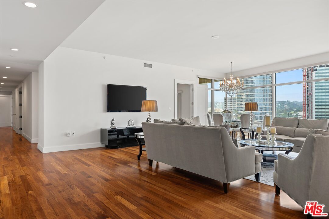Chandelier, Dining room, Interior, Living room, Recessed Lighting, Wood Texture Flooring