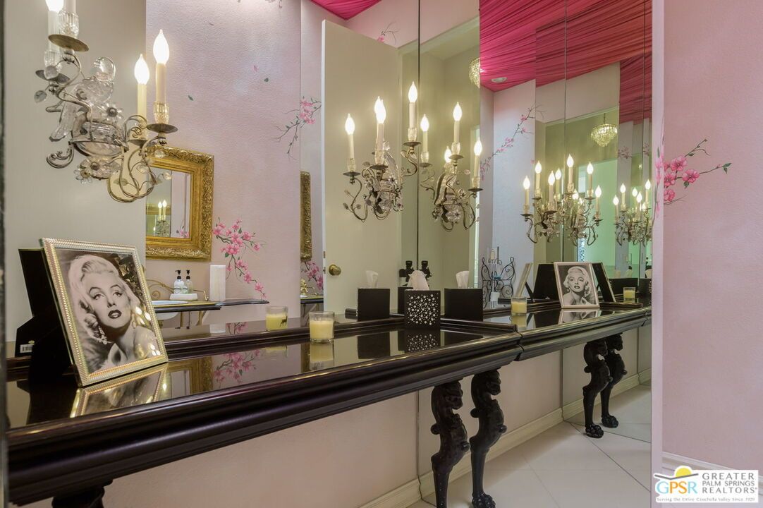 Chandelier, Interior