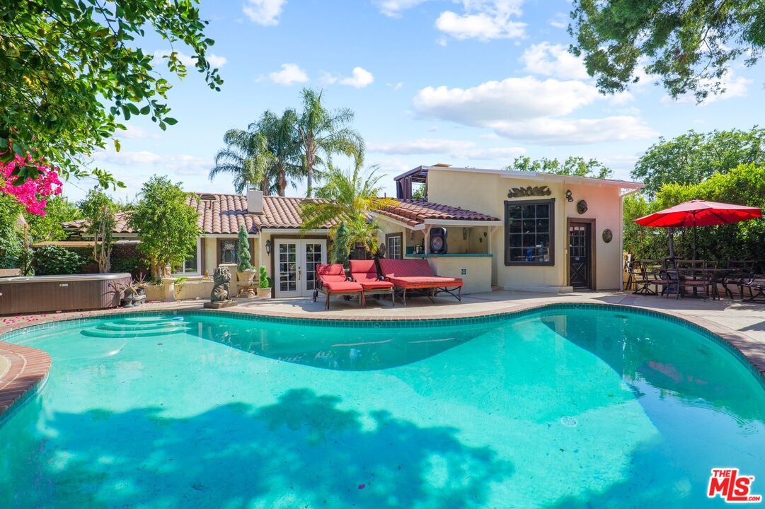 Exterior, Hot Tub, Pool, Solar Panels