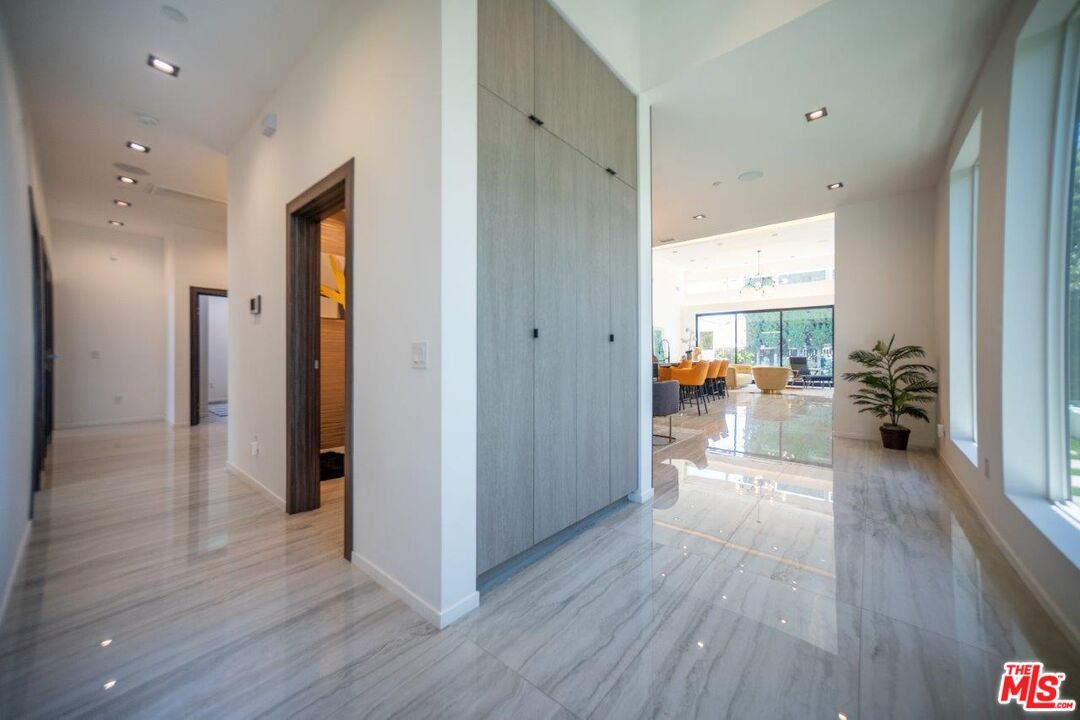 Dining room, Interior, Marble, Pendant Lights, Recessed Lighting
