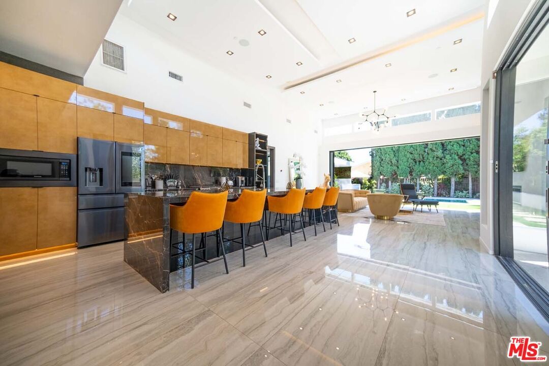 Dining room, Interior, Kitchen, Pendant Lights, Recessed Lighting, Stainless Steel Appliances