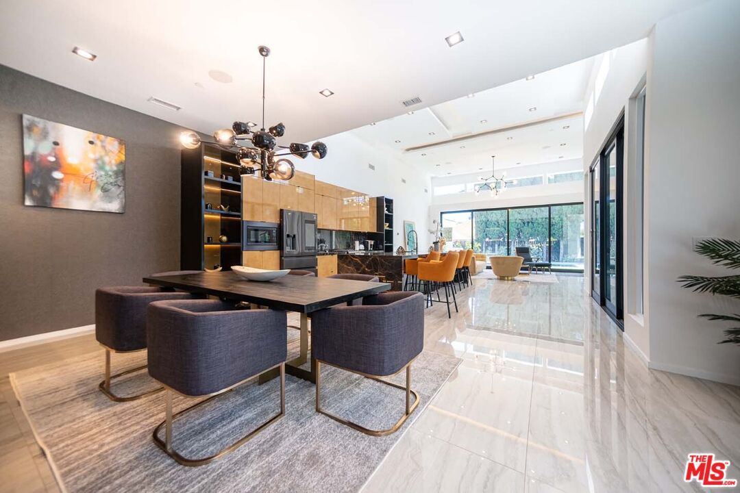 Dining room, Interior, Kitchen, Marble, Pendant Lights, Recessed Lighting