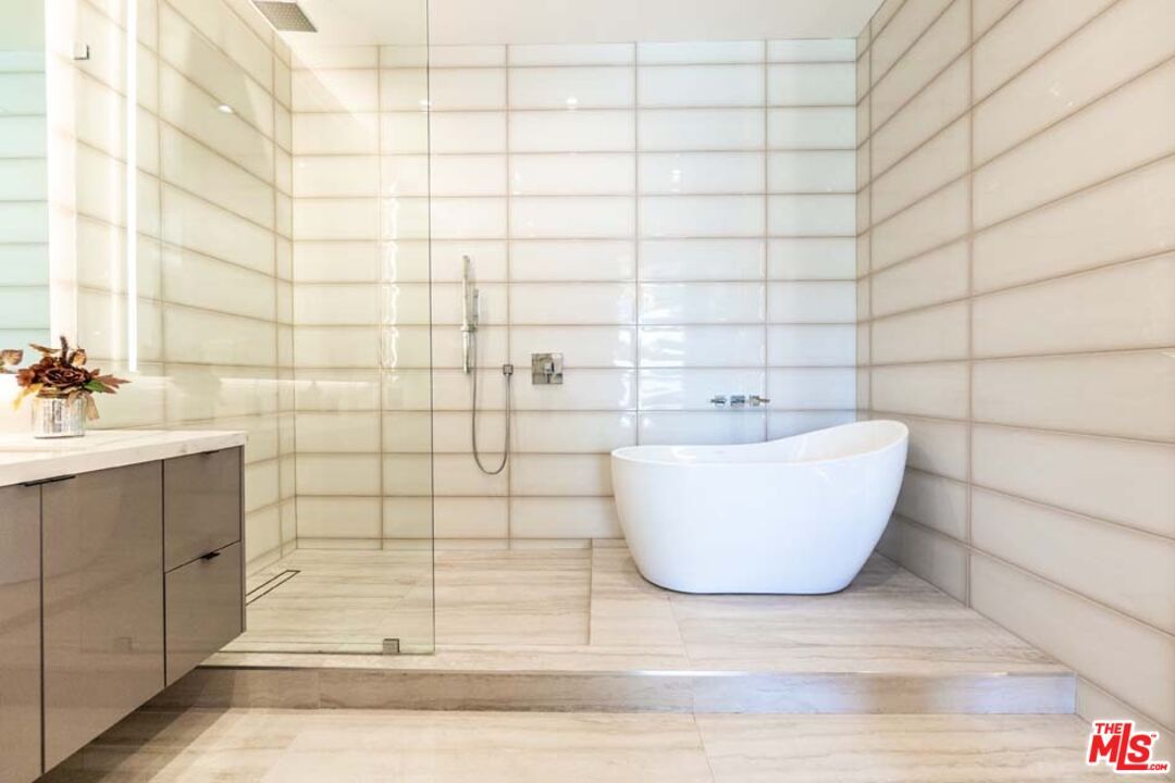 Bathroom, Free Standing Baths, Glass Shower, Interior