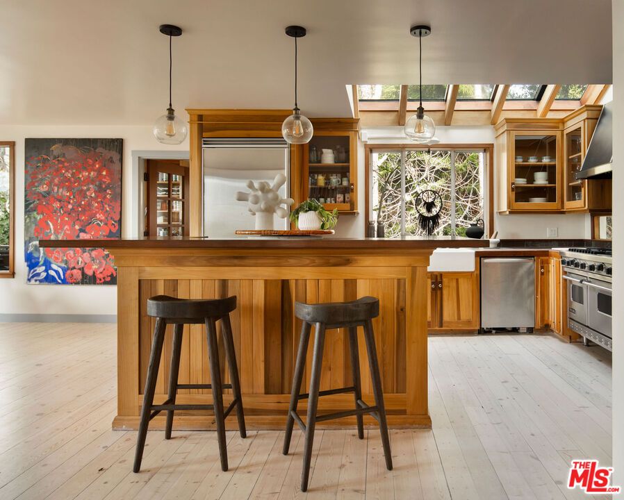 Interior, Kitchen, Pendant Lights, Wood Texture Flooring