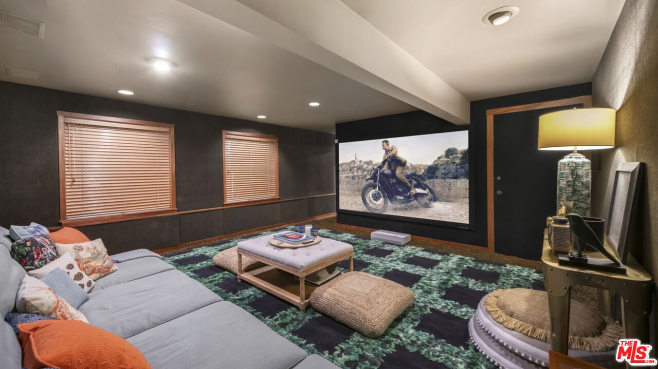 Interior, Projection Screen, Recessed Lighting, Theatre Room