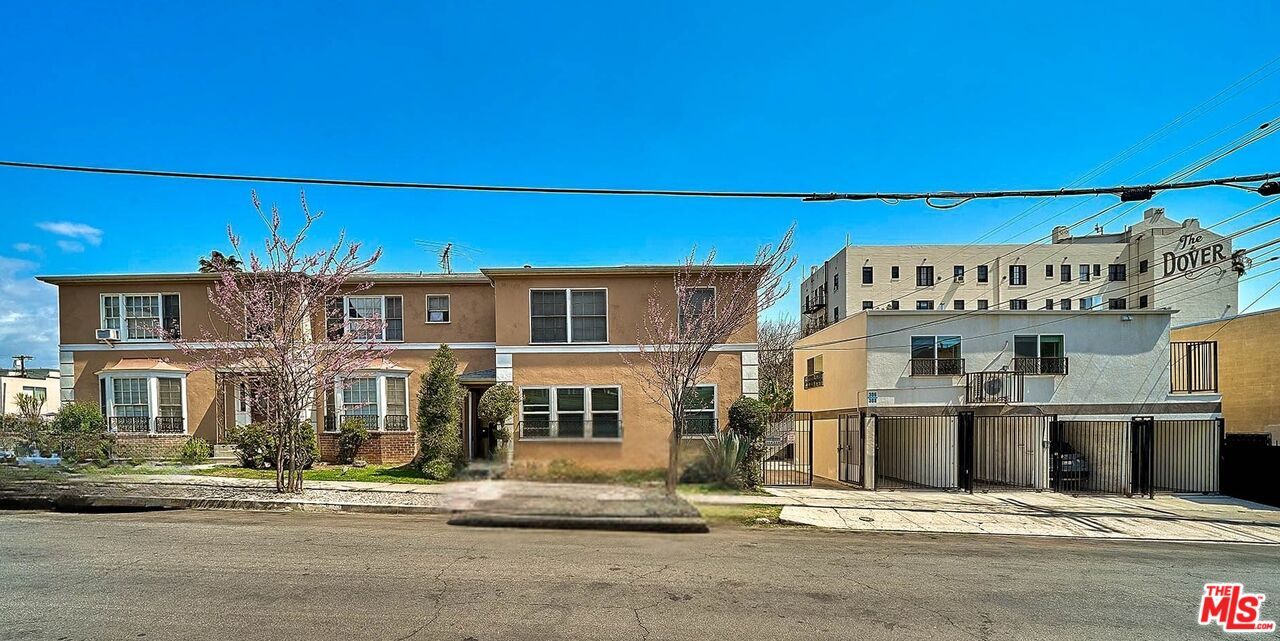 Exterior, Facade, Georgian