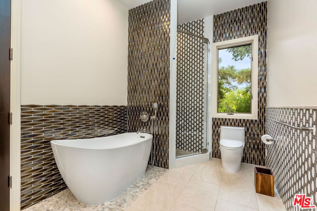 Bathroom, Free Standing Baths, Interior, Recessed Lighting