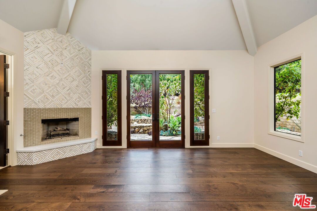 Empty room, Fireplace, Interior, Wood Texture Flooring