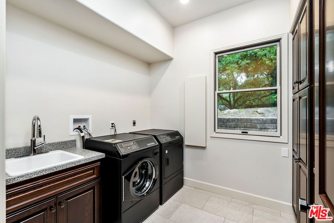 Interior, Recessed Lighting, Washer