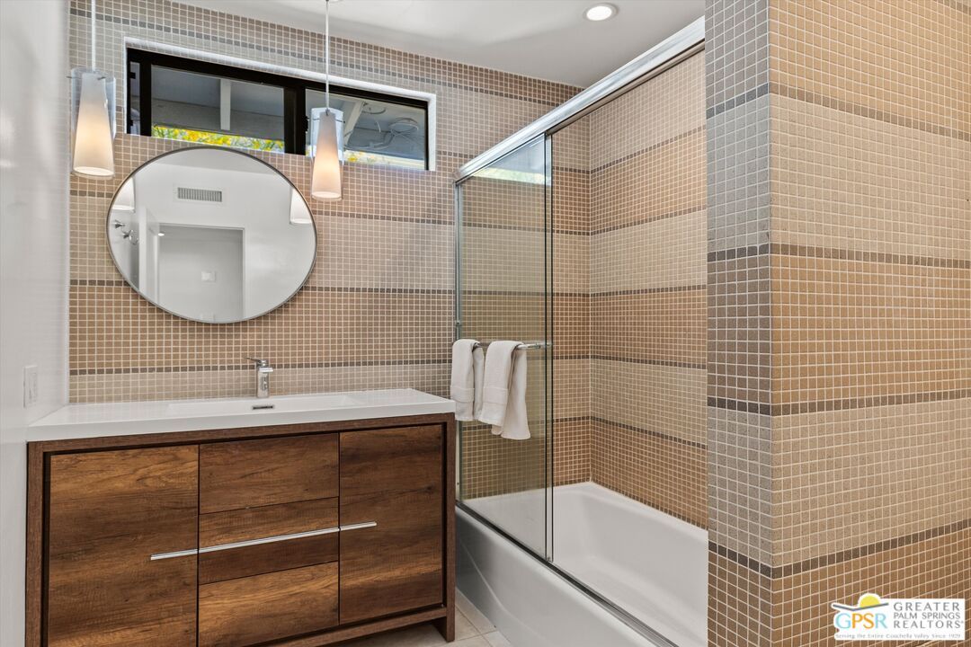 Bathroom, Glass Shower, Interior, Pendant Lights, Recessed Lighting