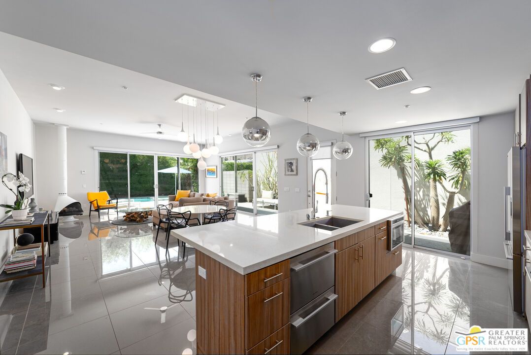Dining room, Interior, Kitchen, Pendant Lights, Recessed Lighting, Stainless Steel Appliances