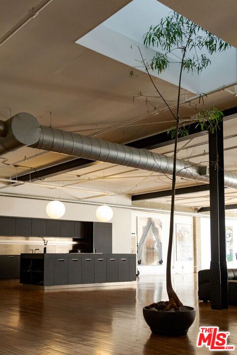 Interior, Pendant Lights, Wood Texture Flooring
