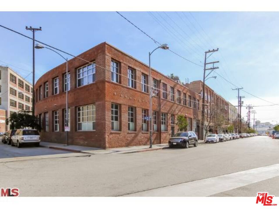 Exterior, Facade, Brick Facade, Condo Building