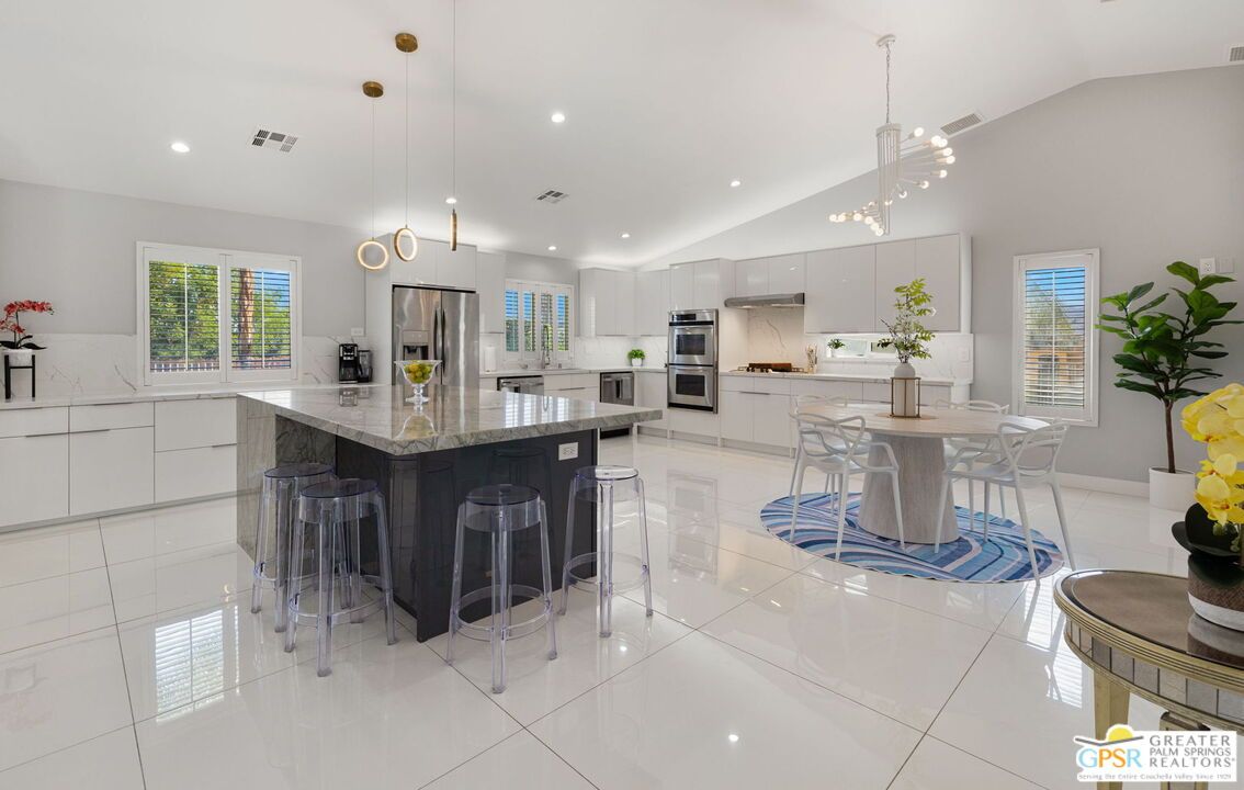 Dining room, Interior, Kitchen, Pendant Lights, Recessed Lighting, Stainless Steel Appliances