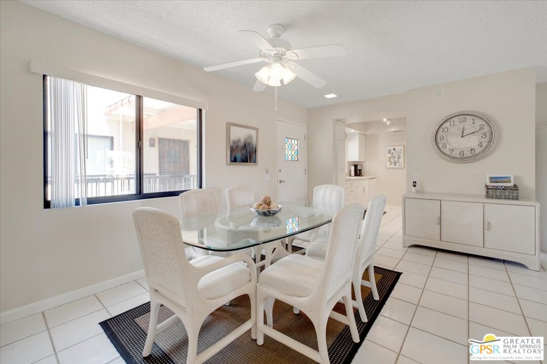 Dining room, Interior, Recessed Lighting
