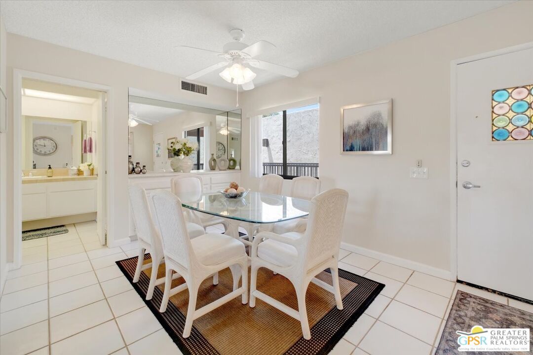 Dining room, Interior