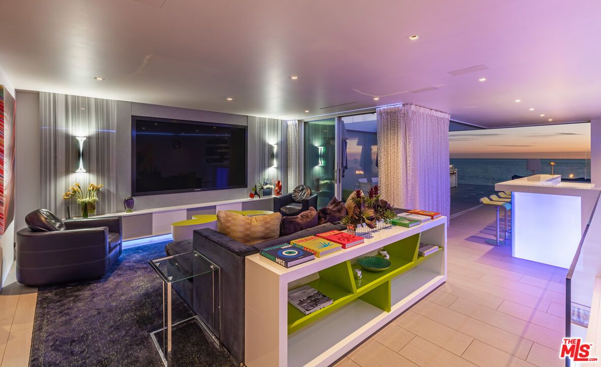 Interior, Living room, Recessed Lighting, Water