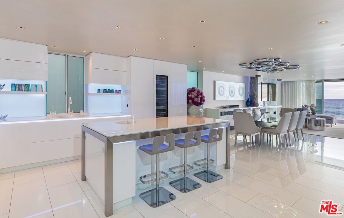 Dining room, Interior, Kitchen, Recessed Lighting, Water