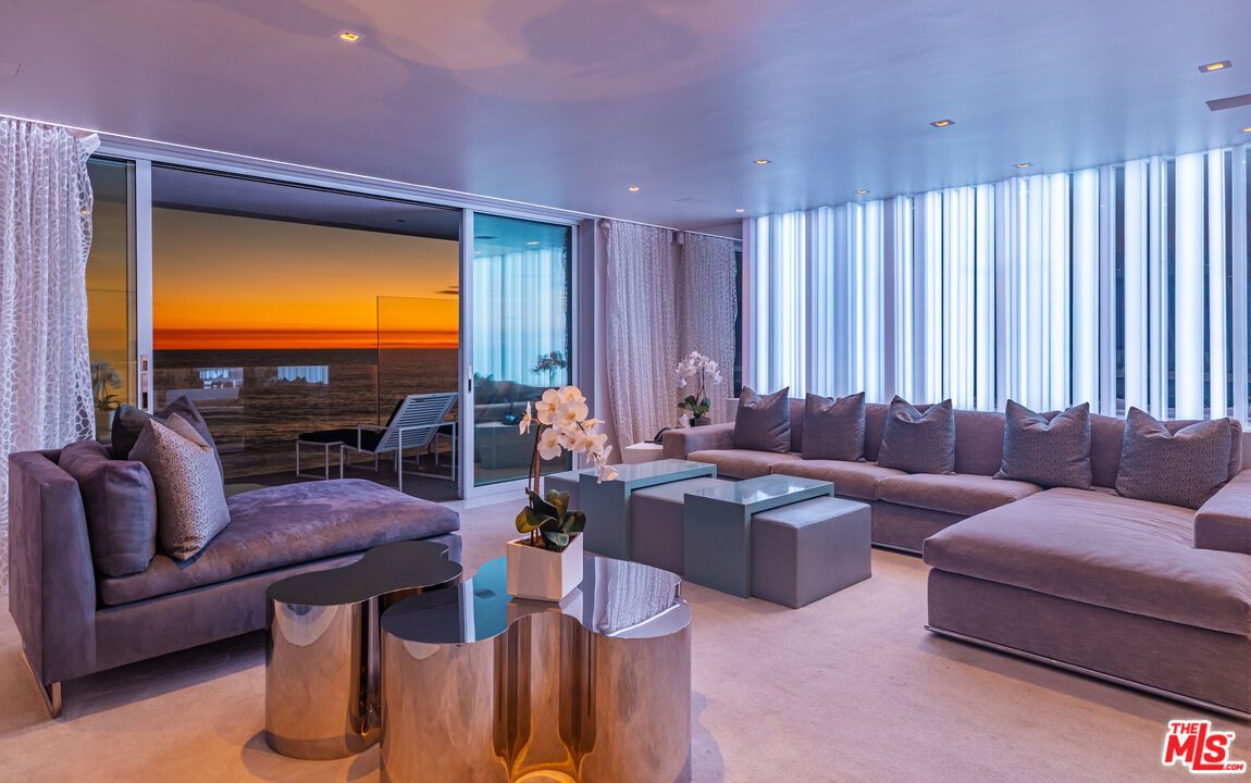 Interior, Living room, Recessed Lighting, Water