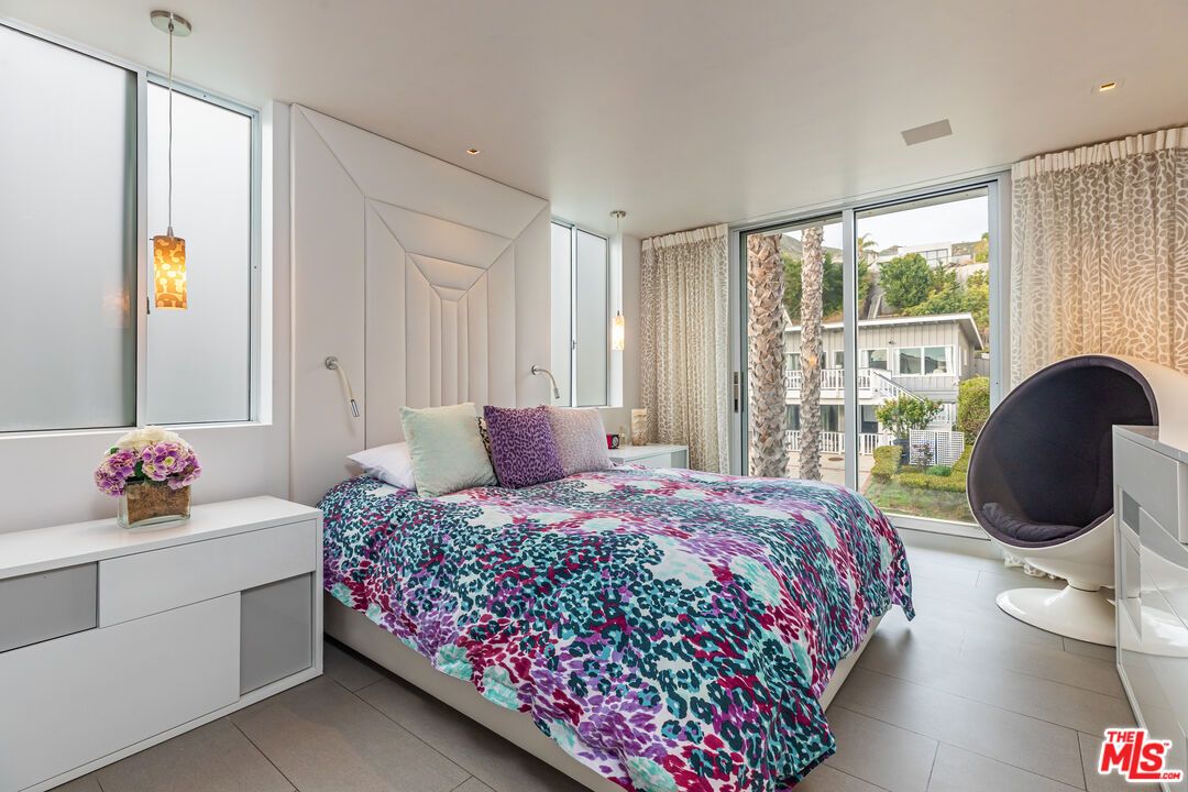 Bedroom, Interior, Pendant Lights, Recessed Lighting