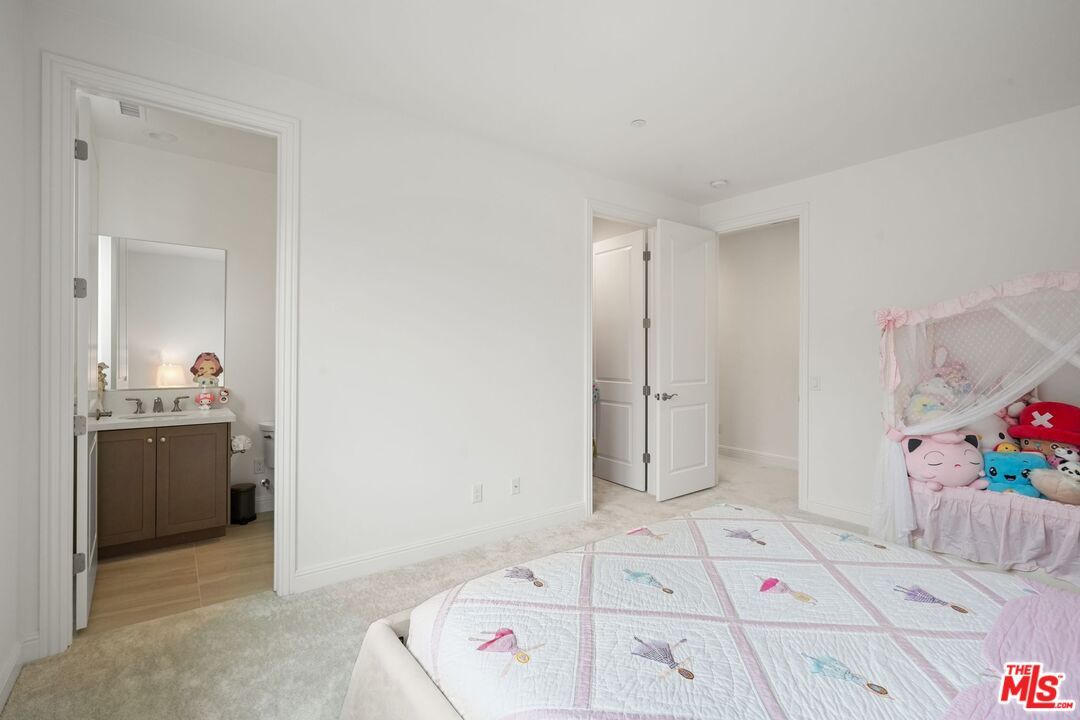 Bathroom, Bedroom, Interior