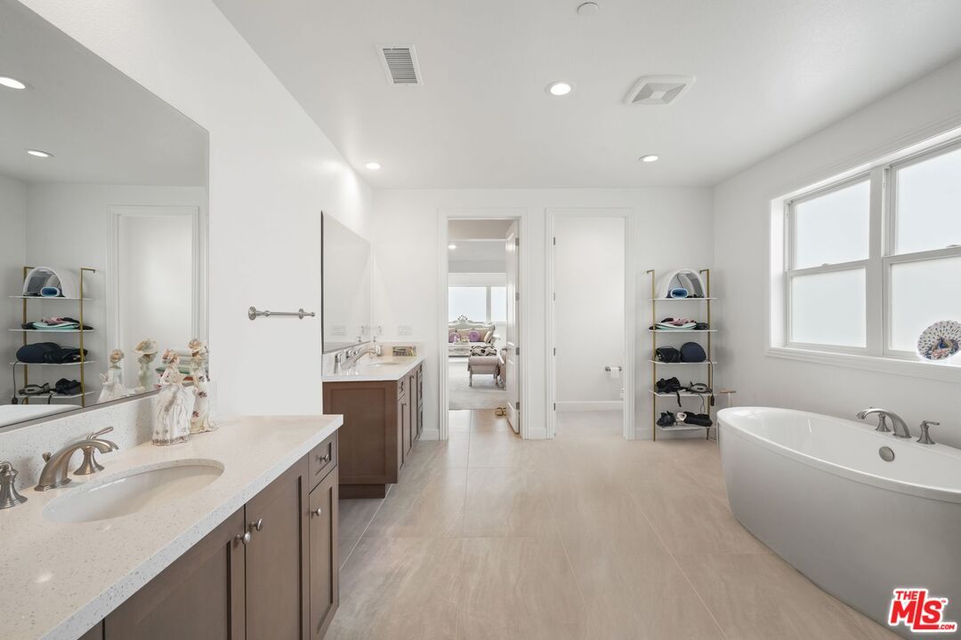 Bathroom, Dual Sink Vanities, Free Standing Baths, Interior, Recessed Lighting